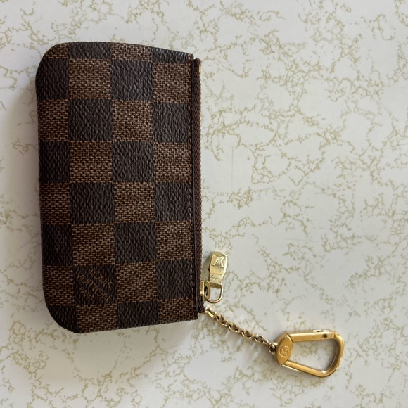 Louis Vuitton Checkered Key Pouch - Picture 4 of 9